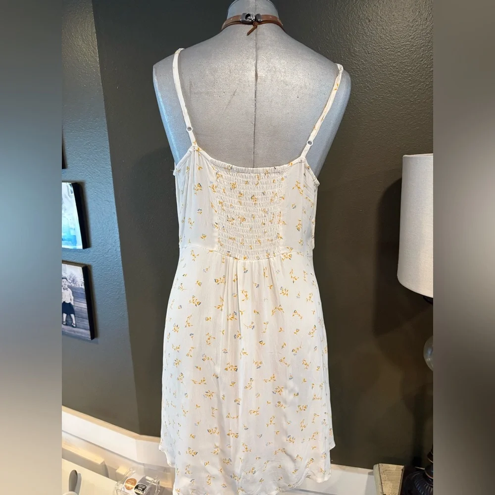 Cotton On Women’s Woven 90s Mini Dress – “Isobel” Ditsy Floral (White) | Medium - Picture 5 of 12
